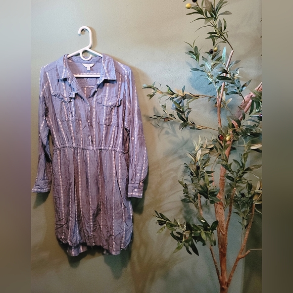 Like new size Large Time and Tru chambray dress with pockets. - Picture 1 of 2